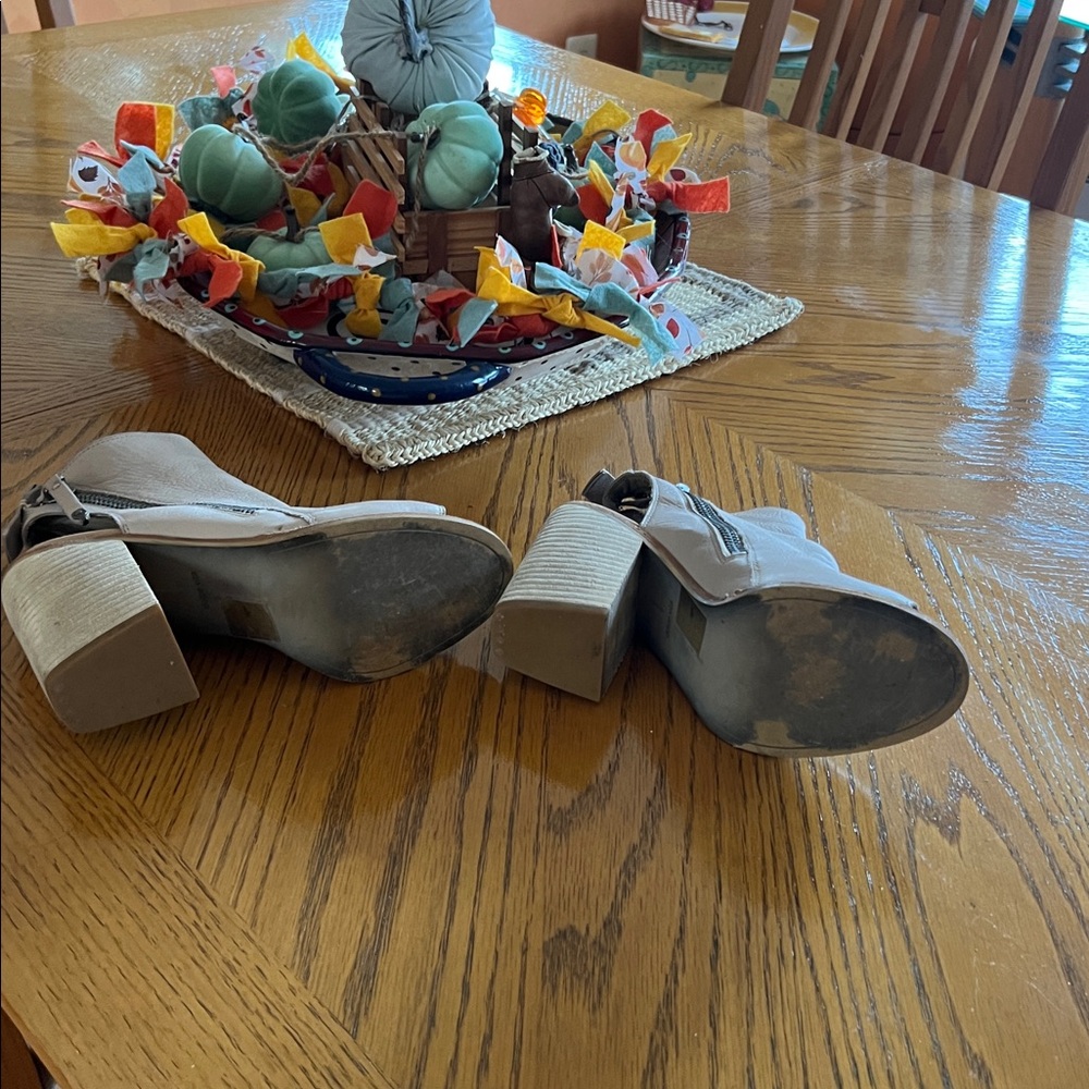 Dolce Vita booties - Picture 4 of 6